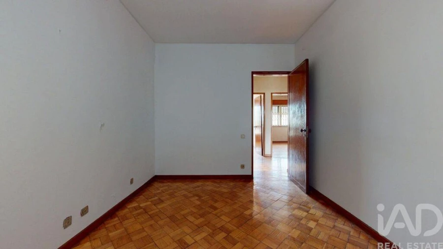 Moradia T5 para Venda em Pedrouços Foto 14