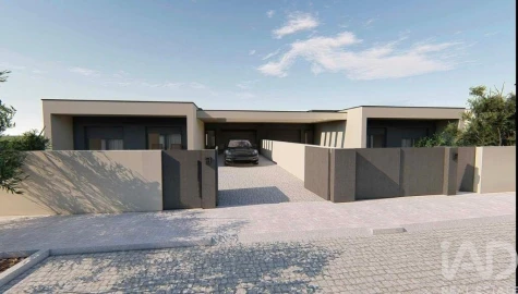 Moradia T3 para Venda em Mazarefes e Vila Fria