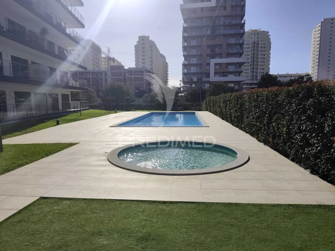 Apartamento T3 para Venda em Portimão Foto 6