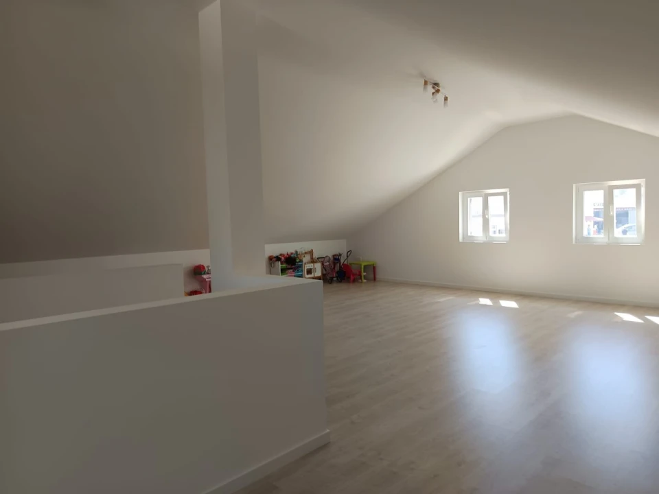 Moradia T2 para Venda em Azoia de Cima e Tremês Foto 16