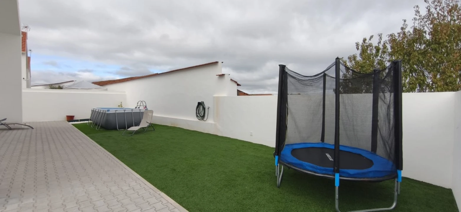 Moradia T2 para Venda em Azoia de Cima e Tremês Foto 21