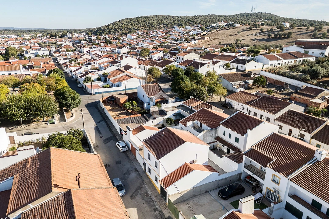 Moradia T3 para Venda em Viana do Alentejo Foto 42