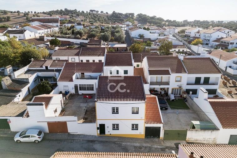 Moradia T3 para Venda em Viana do Alentejo Foto 36