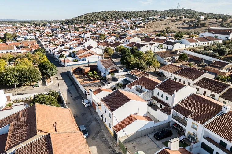 Moradia T3 para Venda em Viana do Alentejo Foto 42
