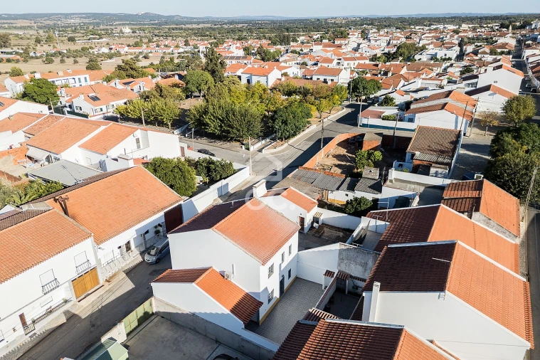 Moradia T3 para Venda em Viana do Alentejo Foto 40