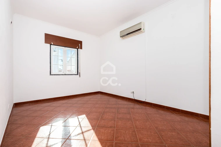 Moradia T3 para Venda em Viana do Alentejo Foto 19
