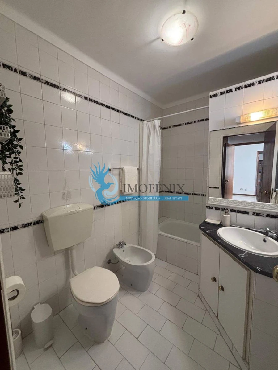Apartamento T1 para Venda em Quarteira Foto 9