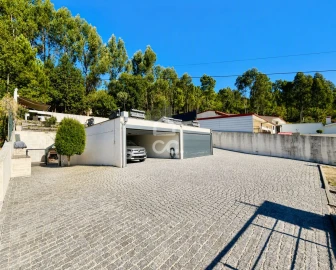 Moradia T4 para Venda em Atães e Rendufe