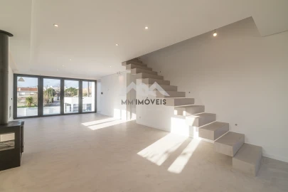 Moradia T3 para Venda em Santa Marinha e São Pedro da Afurada