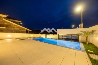 Moradia T3 para Venda em Santa Marinha e São Pedro da Afurada