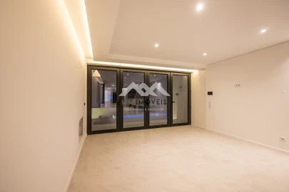 Moradia T3 para Venda em Santa Marinha e São Pedro da Afurada