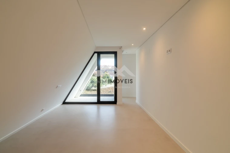 Moradia T3 para Venda em Santa Marinha e São Pedro da Afurada Foto 41