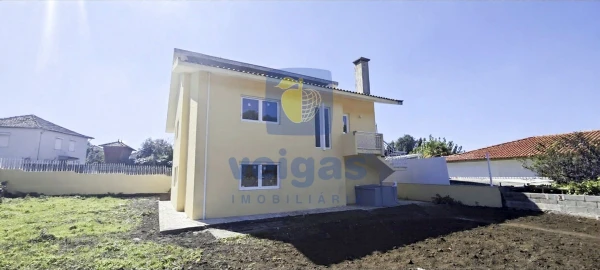 Moradia T3 para Venda em Santa Maria de Lamas