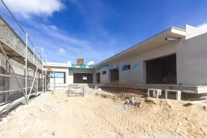 Moradia T4 para Venda em Pataias e Martingança