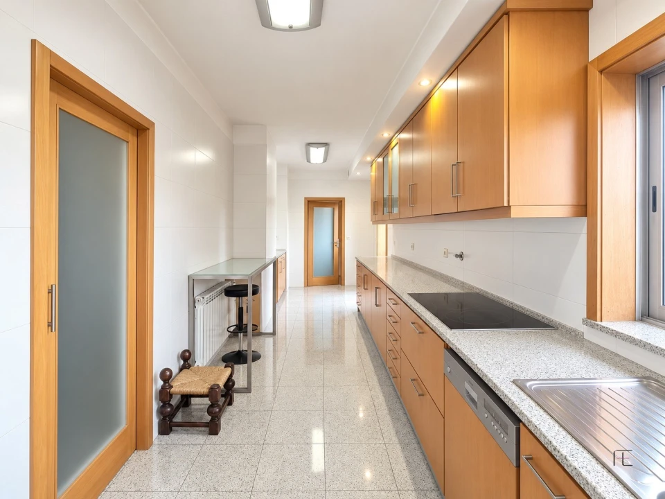 Apartamento T5 para Venda em Canidelo Foto 11