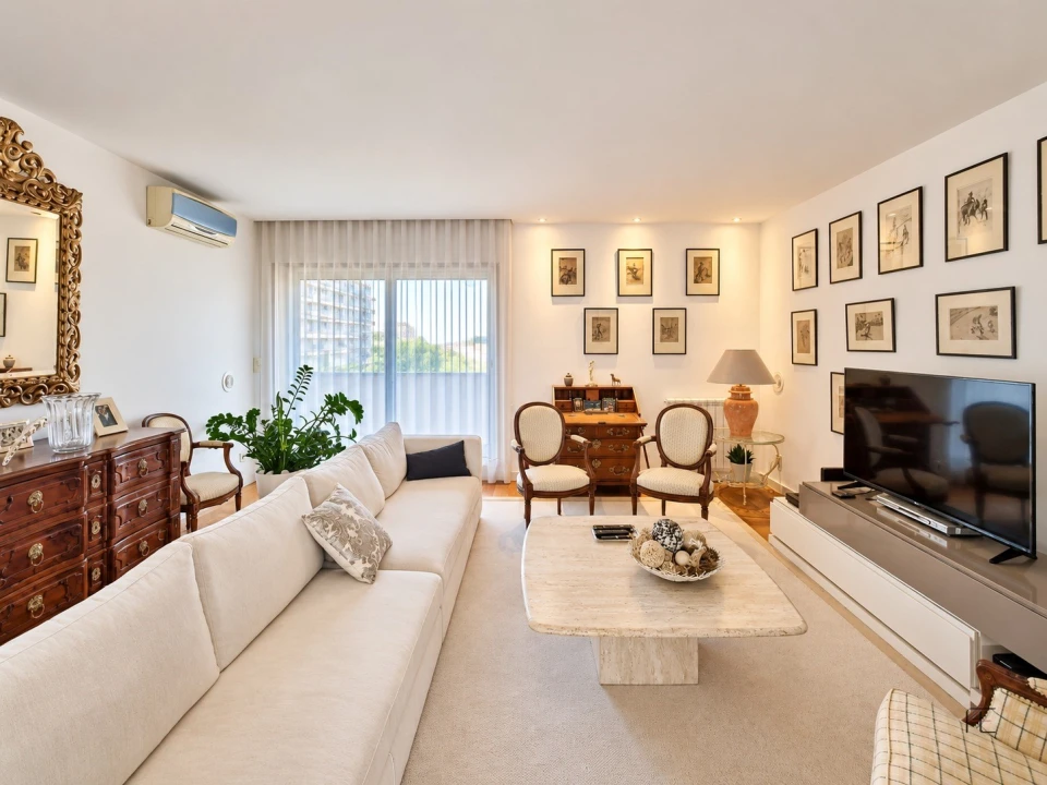 Apartamento T5 para Venda em Canidelo Foto 1