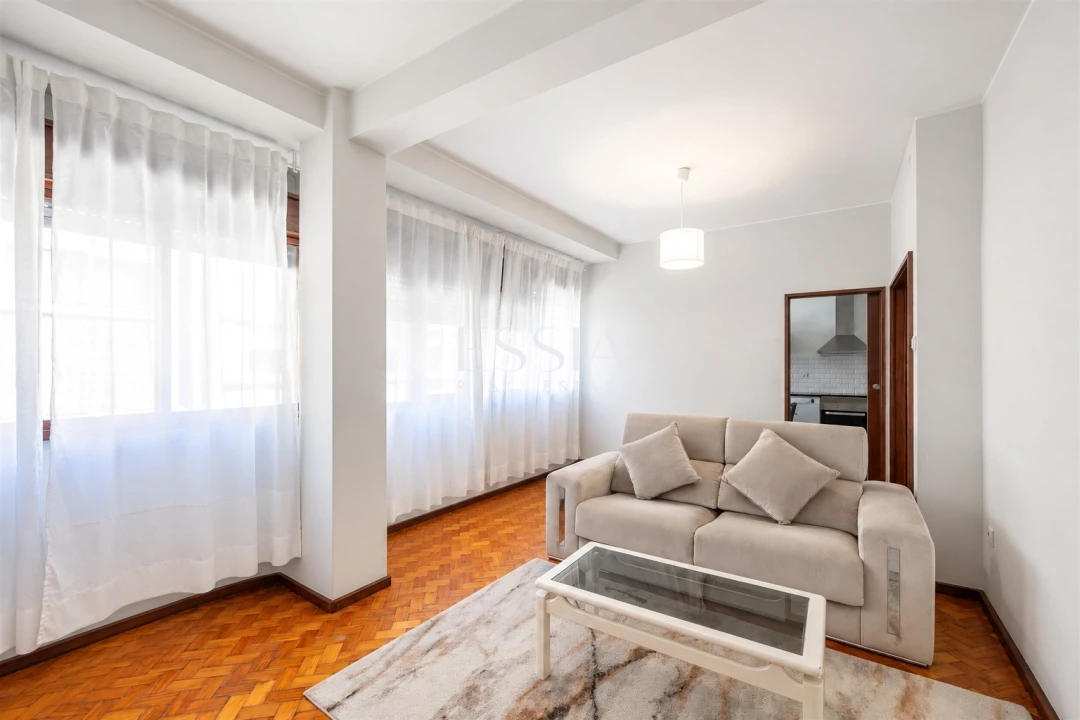 Apartamento T2 para Venda em Cedofeita, Santo Ildefonso, Sé, Miragaia, São Nicolau e Vitória Foto 4