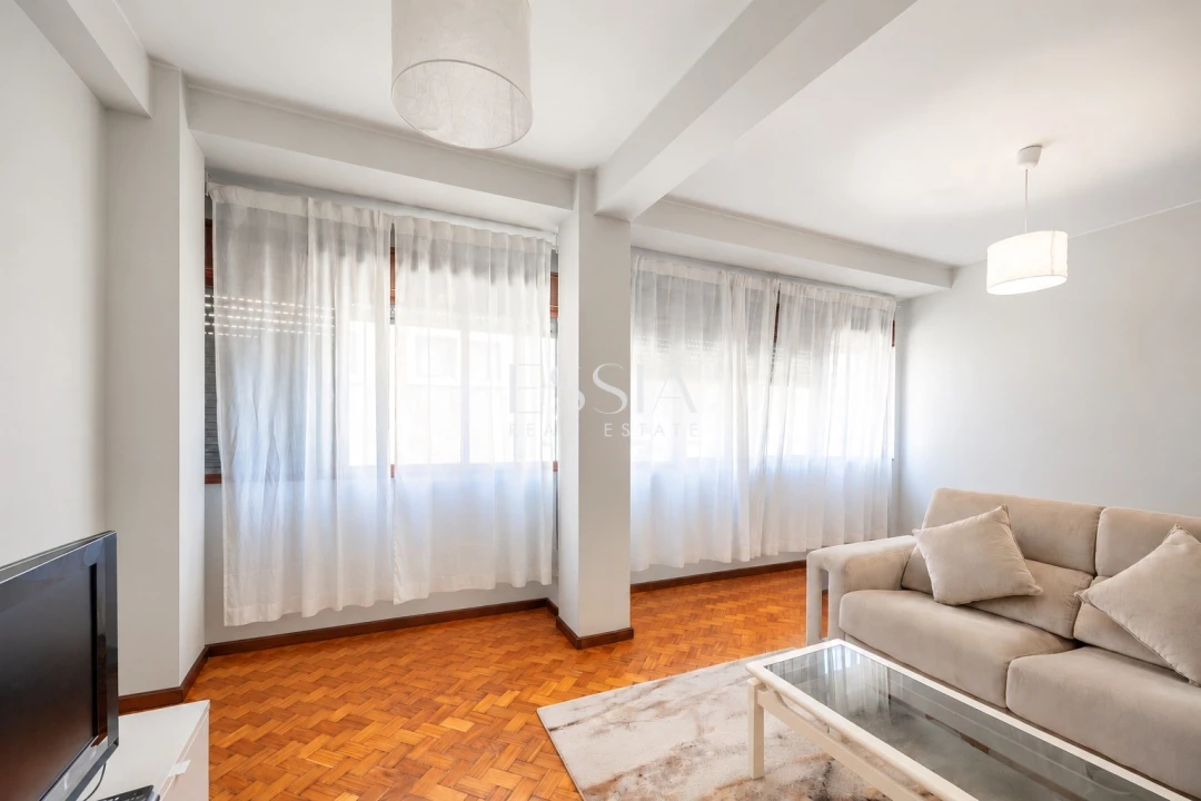 Apartamento T2 para Venda em Cedofeita, Santo Ildefonso, Sé, Miragaia, São Nicolau e Vitória Foto 3