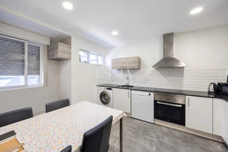 Apartamento T2 para Venda em Cedofeita, Santo Ildefonso, Sé, Miragaia, São Nicolau e Vitória Foto 5