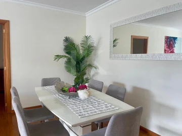 Apartamento T3 para Arrendamento em Funchal (Se)