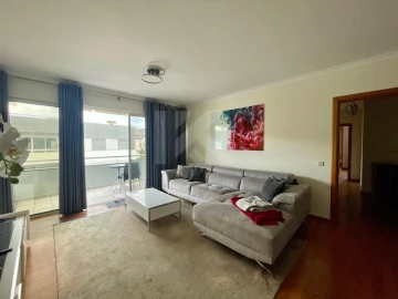 Apartamento T3 para Arrendamento em Funchal (Se)