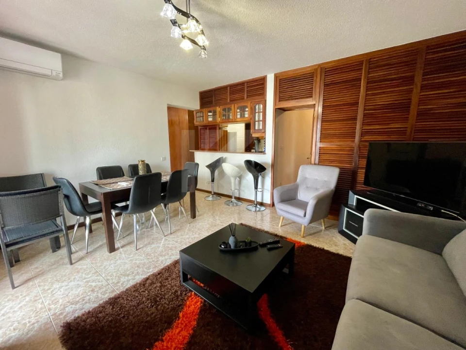 Apartamento T1 para Arrendamento em São Martinho Foto 2