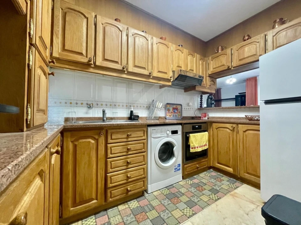 Apartamento T1 para Arrendamento em São Martinho Foto 7