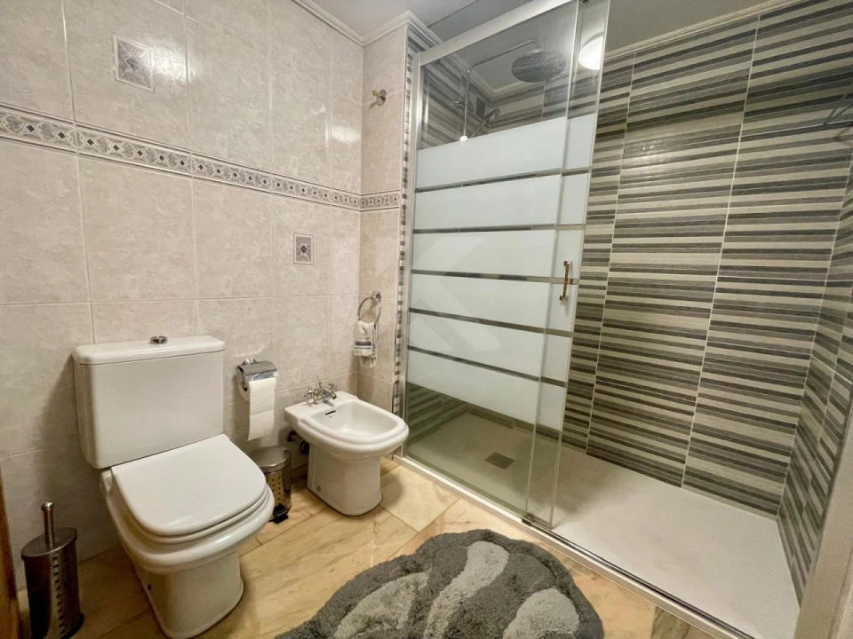 Apartamento T1 para Arrendamento em São Martinho Foto 18
