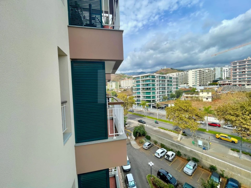 Apartamento T1 para Arrendamento em São Martinho Foto 23