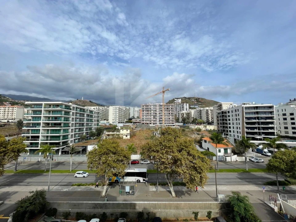 Apartamento T1 para Arrendamento em São Martinho Foto 26