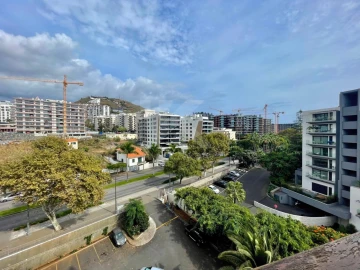 Apartamento T1 para Arrendamento em São Martinho