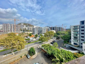 Apartamento T1 para Arrendamento em São Martinho