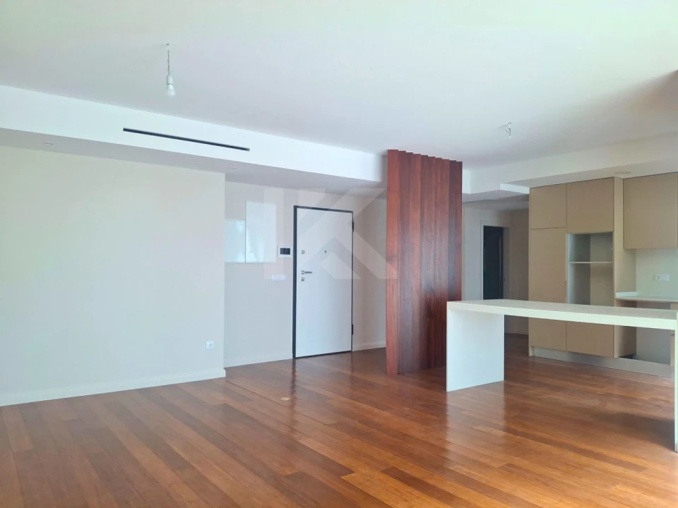 Apartamento T2 para Arrendamento em Funchal (Se) Foto 1