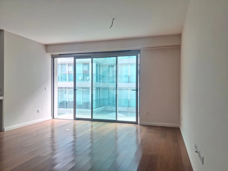 Apartamento T2 para Arrendamento em Funchal (Se) Foto 6