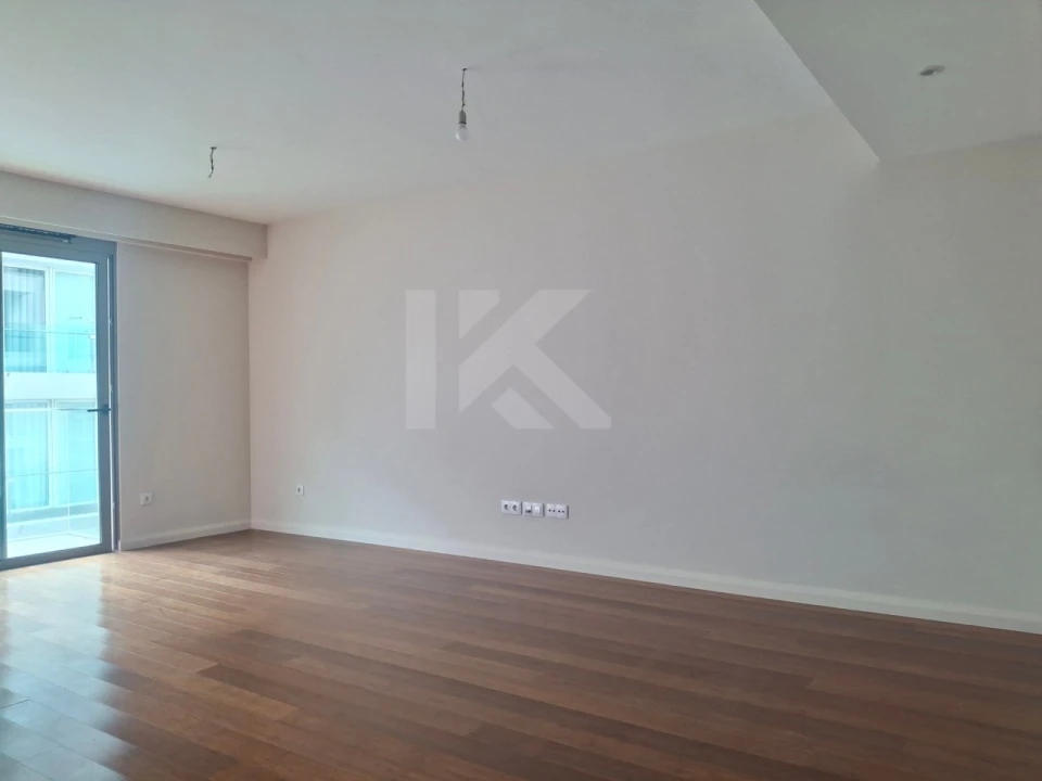 Apartamento T2 para Arrendamento em Funchal (Se) Foto 8