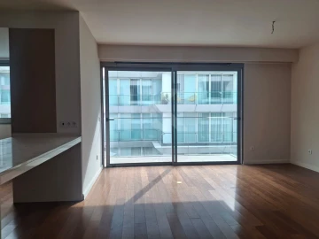 Apartamento T2 para Arrendamento em Funchal (Se)