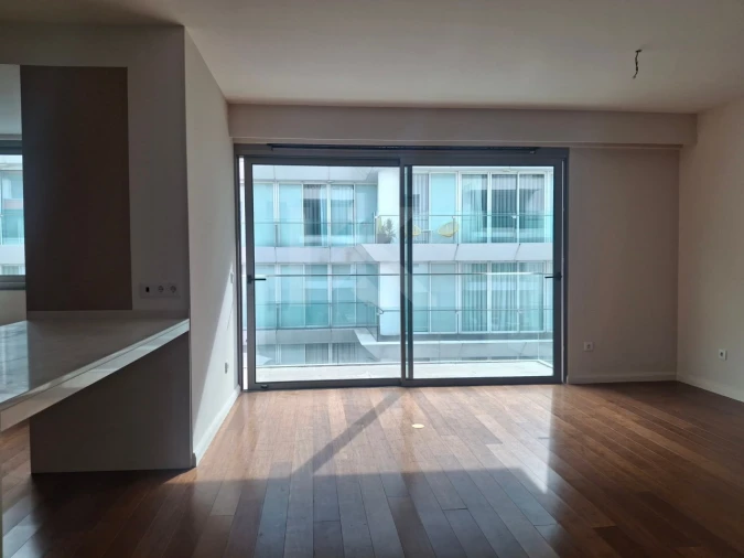 Apartamento T2 para Arrendamento em Funchal (Se) Foto 3