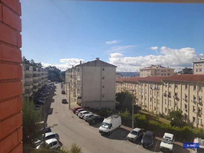 Apartamento T2 para Arrendamento em Santo Antonio dos Olivais Foto 14