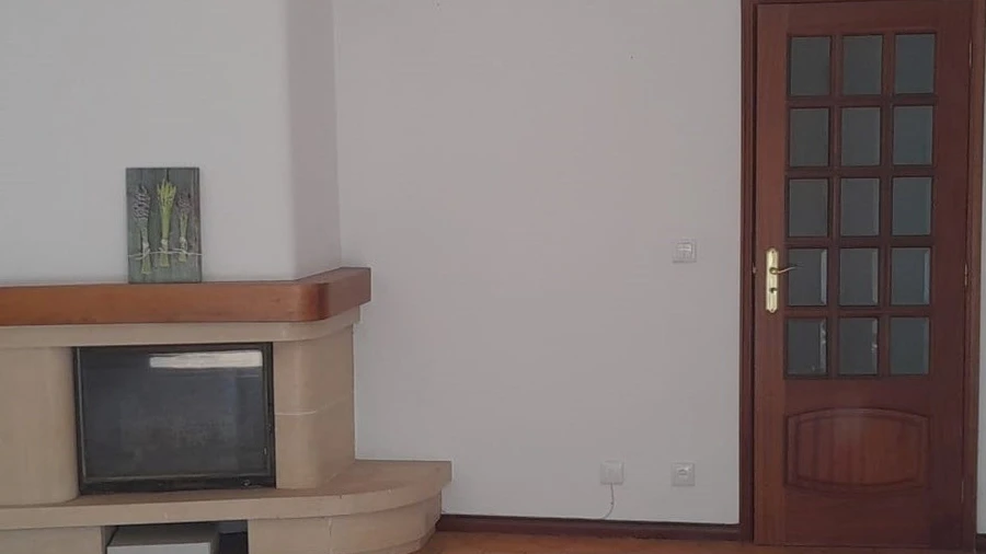 Apartamento T2 para Arrendamento em Santo Antonio dos Olivais