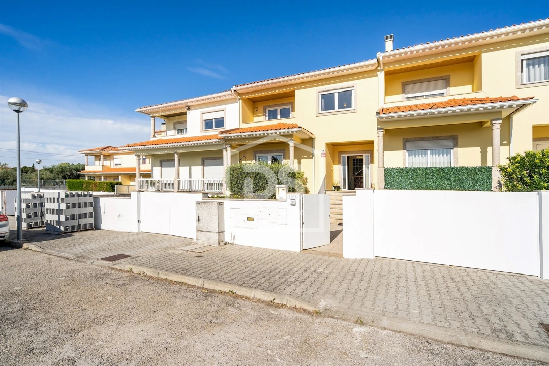 Moradia T4 para Venda em Canas de Senhorim Foto 26