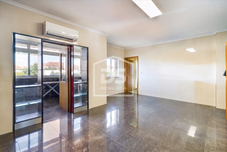 Moradia T4 para Venda em Canas de Senhorim Foto 10