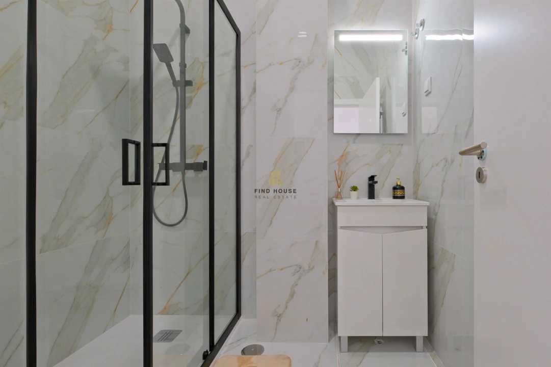 Apartamento T2 para Venda em São Vicente Foto 7