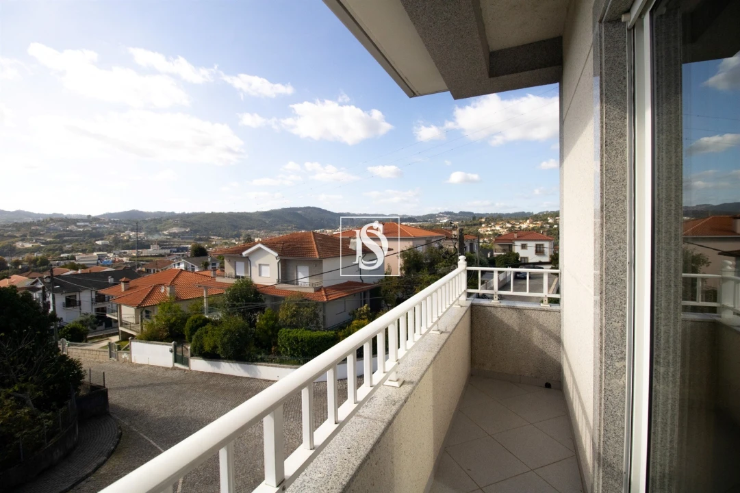 Apartamento T2 para Venda em Amarante (São Gonçalo), Madalena, Cepelos e Gatão Foto 1