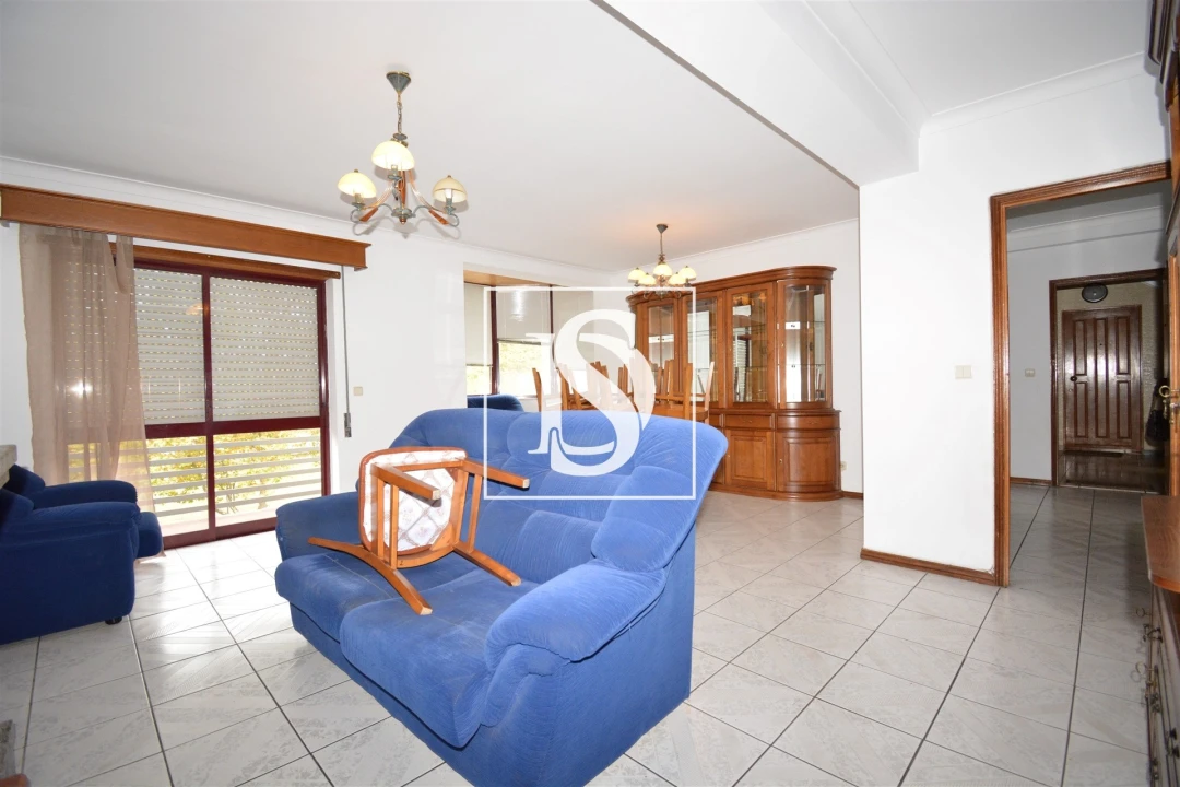 Apartamento T2 para Venda em Sé, Santa Maria e Meixedo Foto 3