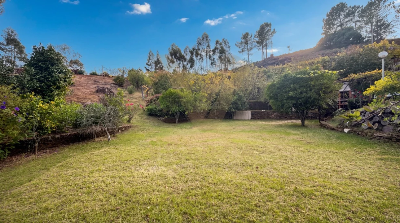 Moradia T4 para Venda em Estorãos Foto 69