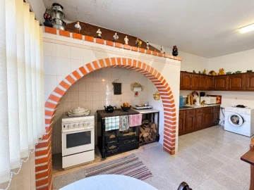 Moradia T4 para Venda em Estorãos