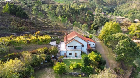 Moradia T4 para Venda em Estorãos