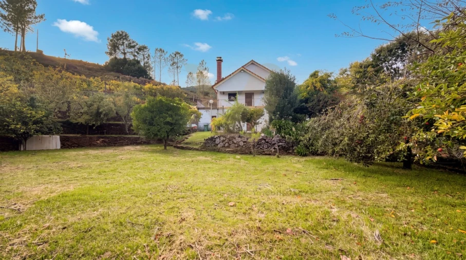Moradia T4 para Venda em Estorãos Foto 67