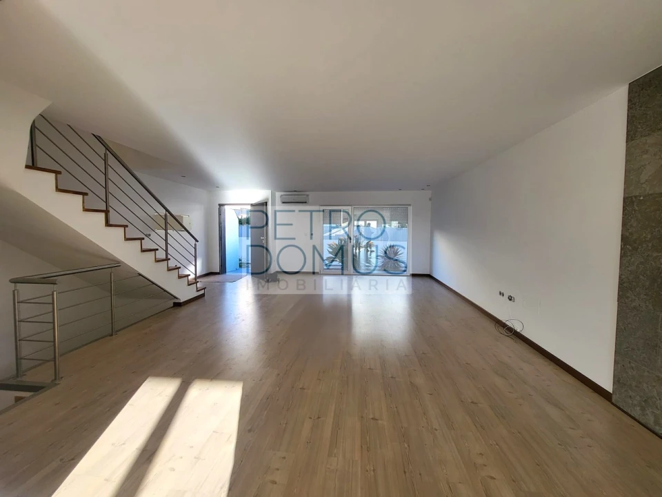 Moradia T4 para Venda em Leiria, Pousos, Barreira e Cortes Foto 1