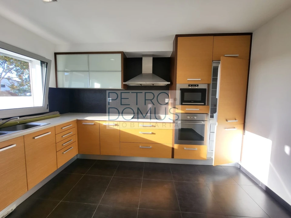 Moradia T4 para Venda em Leiria, Pousos, Barreira e Cortes Foto 5